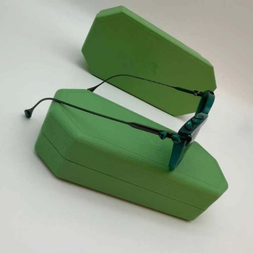 Swarovski Cat Eye Sunglasses Green Crystal‎ Embellished Frame Authentic Luxury